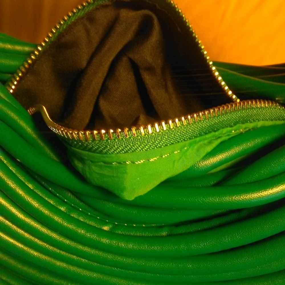 Bnwot Fashion Statement Purse (Wild Hose Looking Bag) Unique View 3